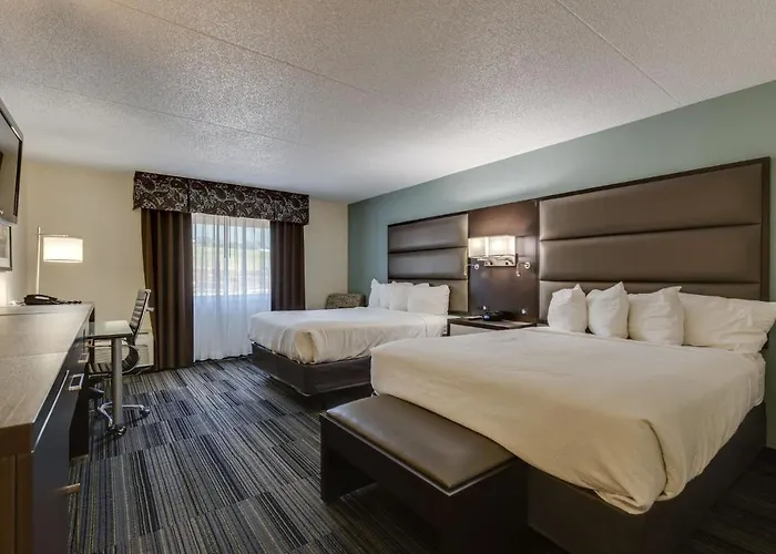 Club Hotel Nashville Inn & Suites
